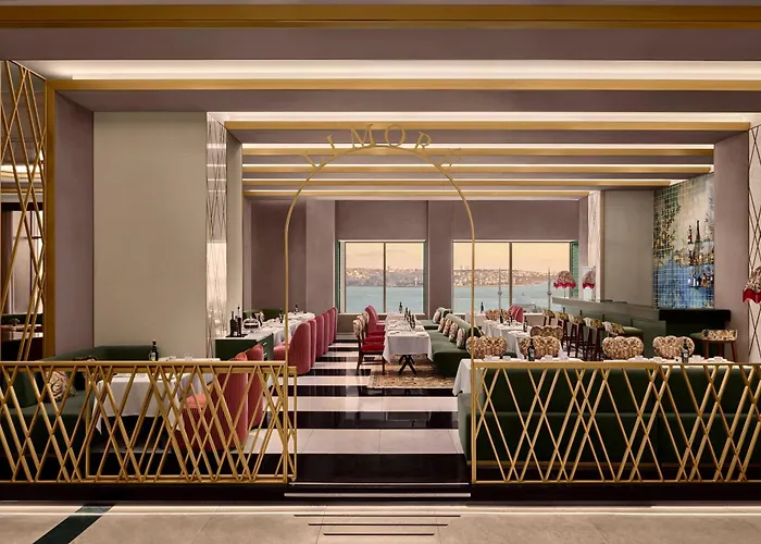 מלון The Ritz-carlton, At The Bosphorus 5*